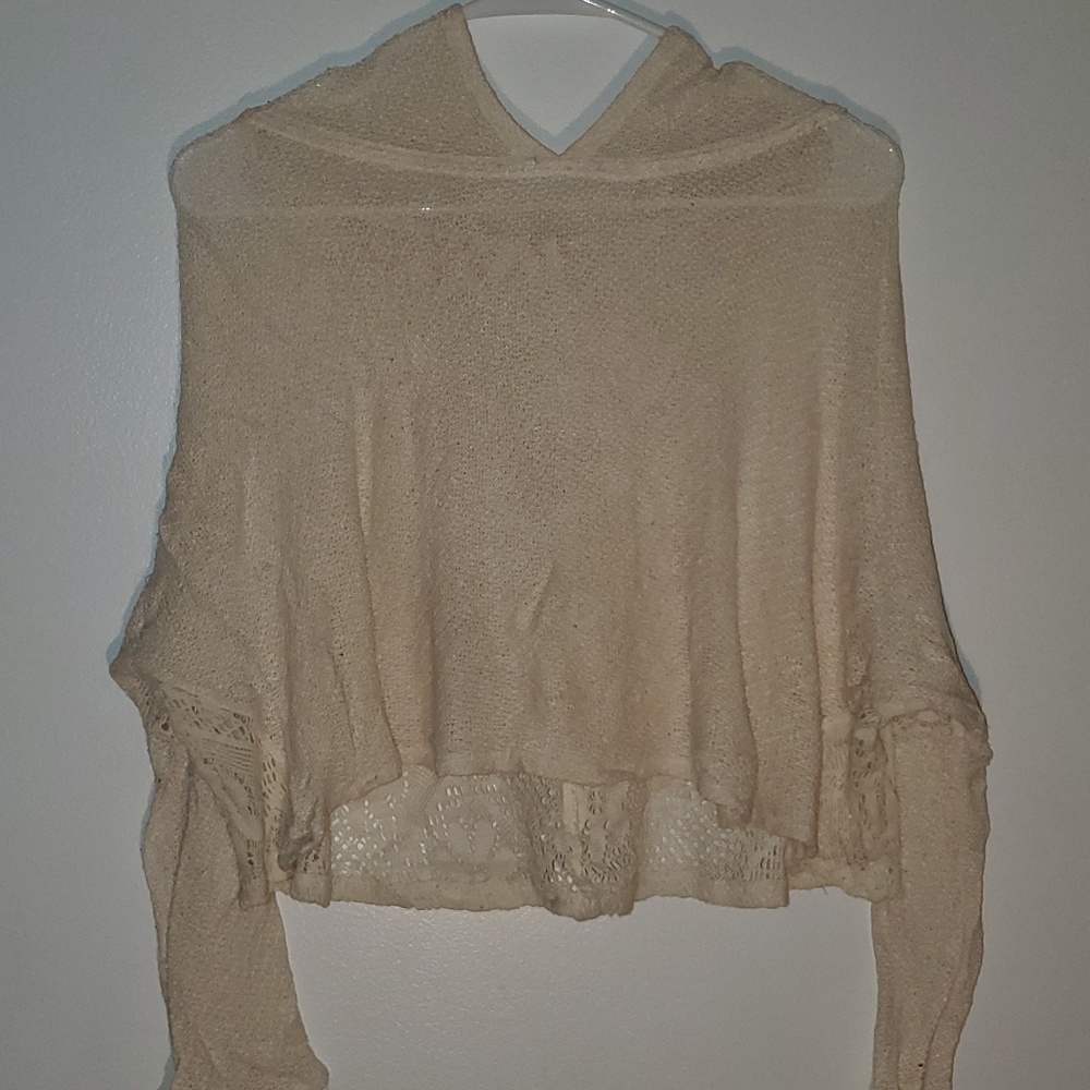 Slightly-Worn Hollister Crop Top